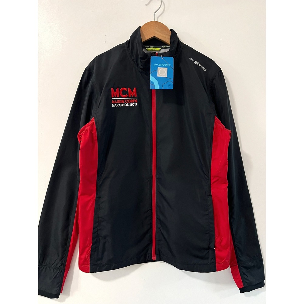 Brooks MCM Marine Corps Marathon 2017 Official Race Jacket Women M Black Red NEW